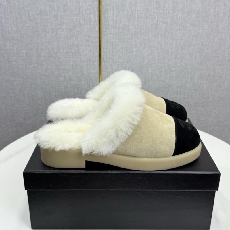 Ch**el slippers